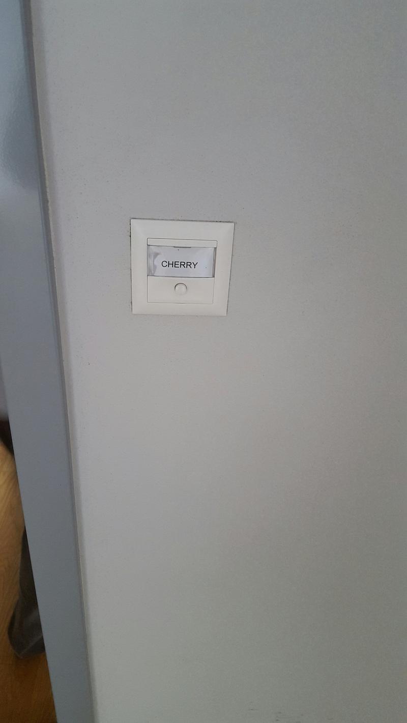 LUMINOSO APPARTAMENTO DI 3.5 LOCALI VISTA LAGO! (3)