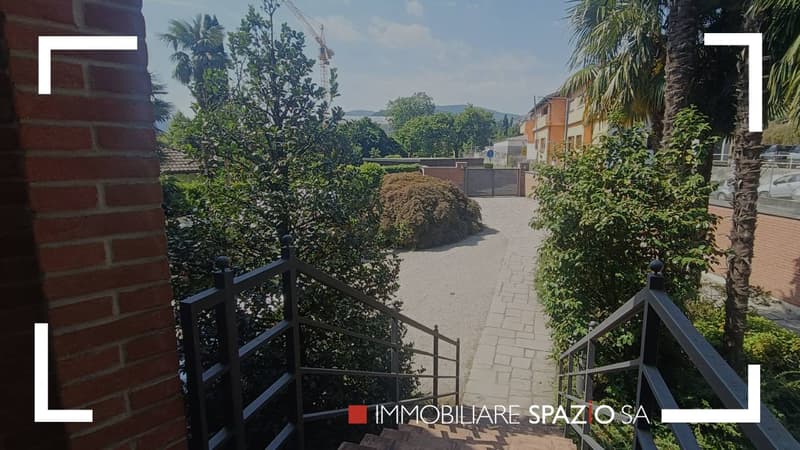 Esclusiva Villa Fronte Lago con spiaggia privata (14)