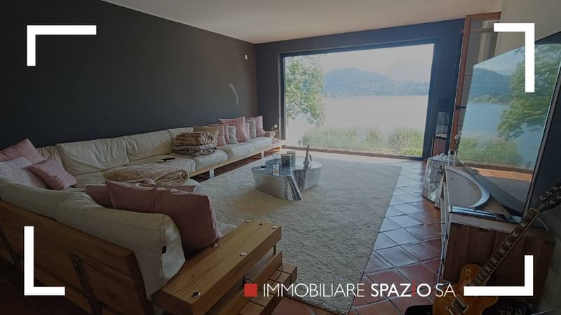 Esclusiva Villa Fronte Lago con spiaggia privata (11)