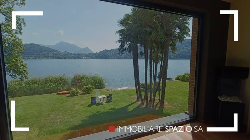 Esclusiva Villa Fronte Lago con spiaggia privata (7)