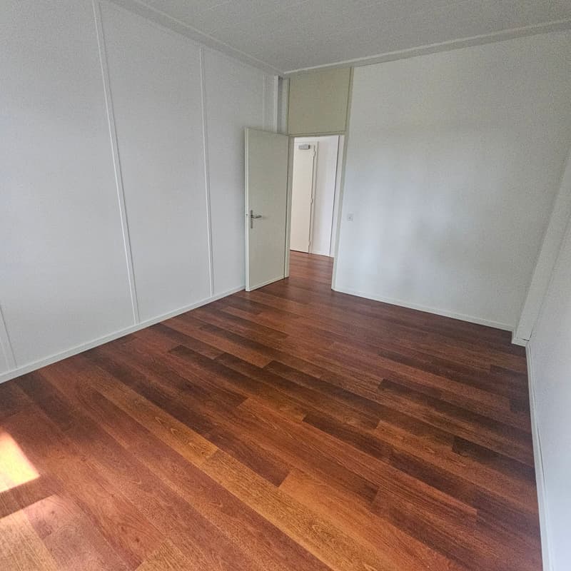 Ufficio luminoso di 3 locali in affitto a Lugano – Via Luigi Canonica 4 (9)