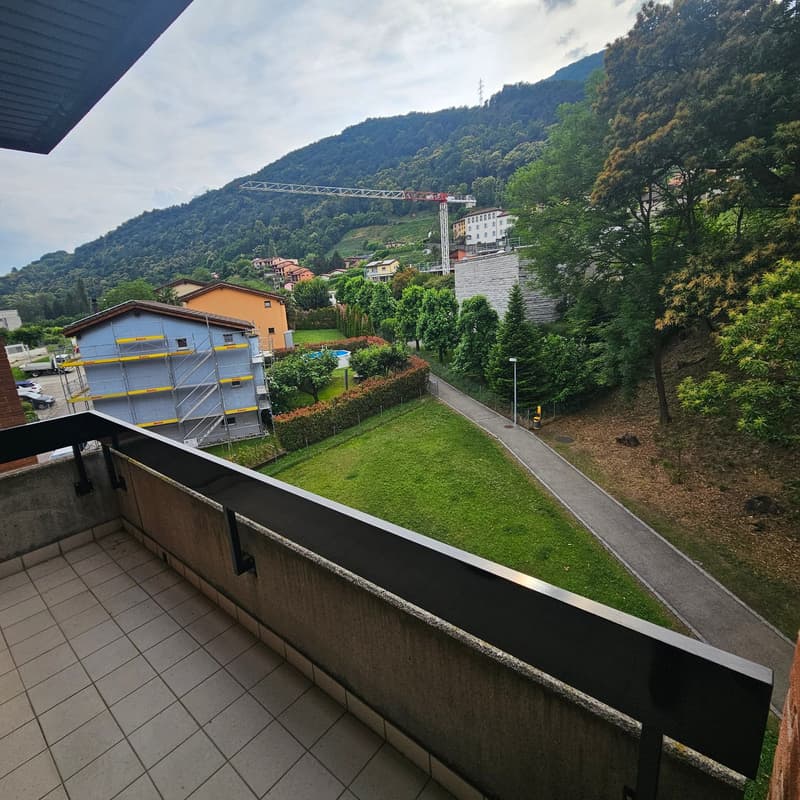 Luminoso appartamento di 3.5 locali con balcone a Manno (13)