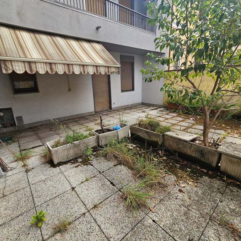 Appartamento 3.5 locali con balcone e parcheggio a Varese (15)