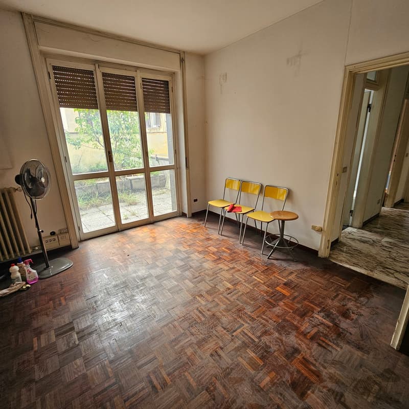 Appartamento 3.5 locali con balcone e parcheggio a Varese (16)