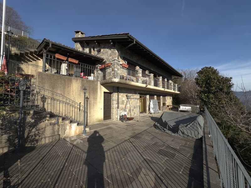 Casa indipendente con vista sul lago di Lugano e monti a Cimo (2)