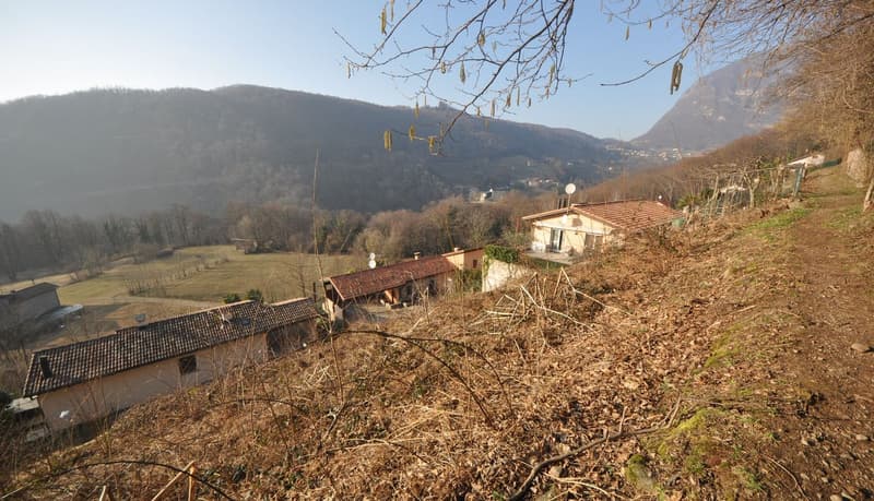 Terreno edificabile con vista aperta a Rovio (4)