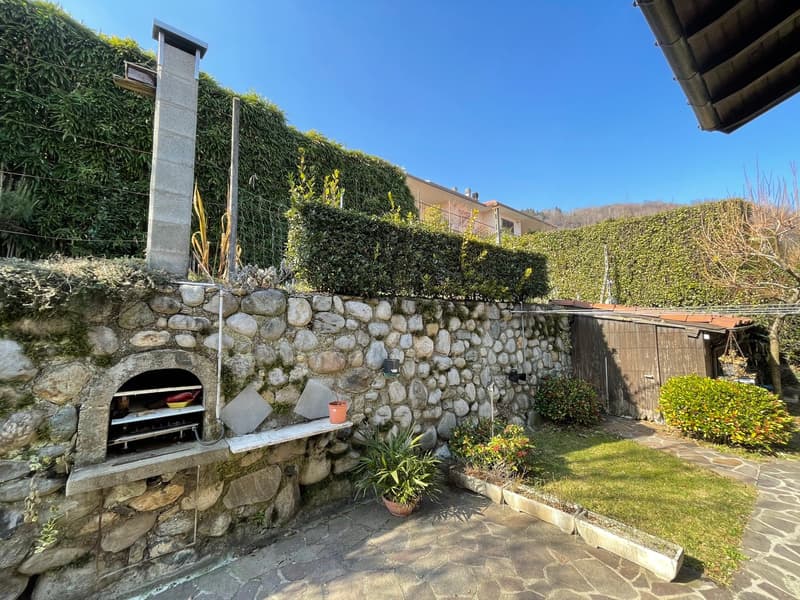 Villa con giardino a Cadegliano Viconago (4)