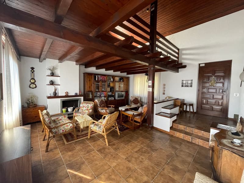 Villa con giardino a Cadegliano Viconago (6)