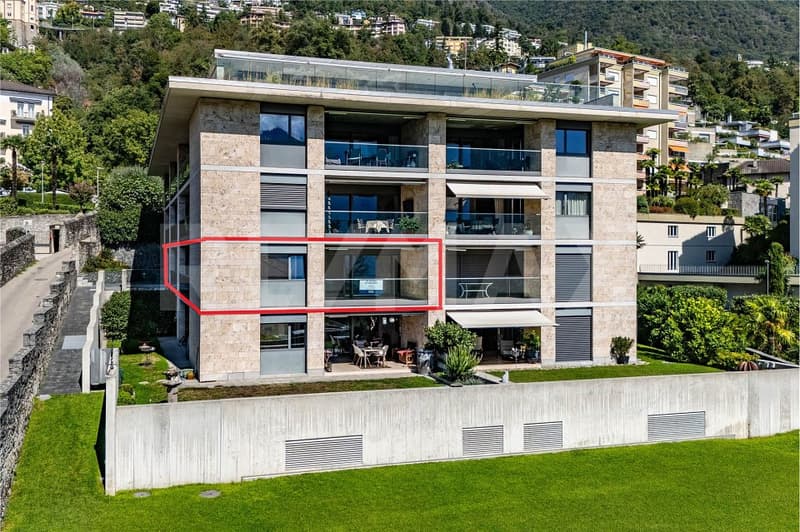 Esclusivo appartamento di 4.5 locali con vista lago (2)