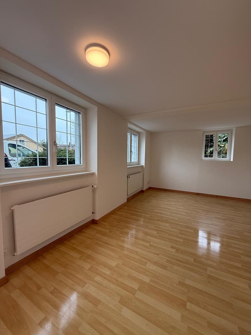 Schlafzimmer Fensterfront.jpg