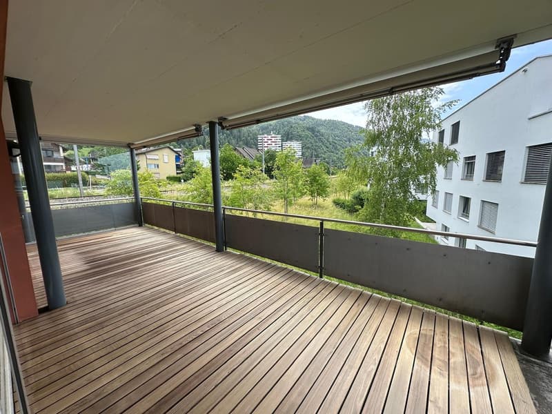 Moderne 4.5-Zimmerwohnung mit grosser Terrasse und Weitsicht in Oberwil bei Zug (4)