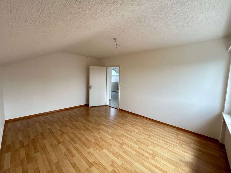 Gemütliche 2.5-Zimmer-Dachwohnung in Bettlach – ruhige Lage mit viel Sonne (15)