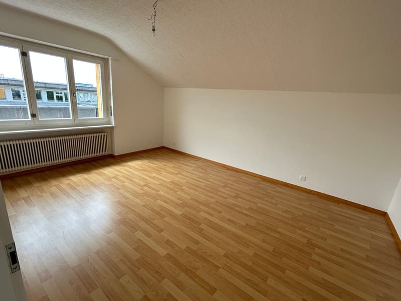 Gemütliche 2.5-Zimmer-Dachwohnung in Bettlach – ruhige Lage mit viel Sonne (13)
