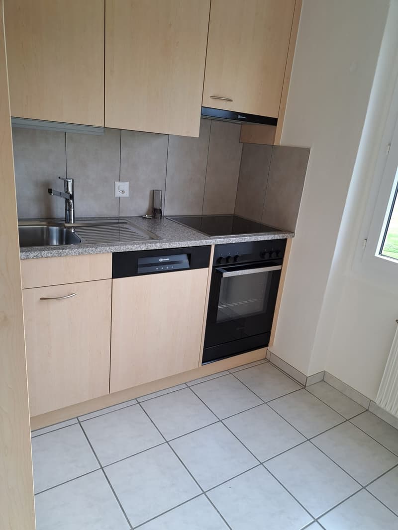 Helle 3-Zimmer-Wohnung mit Balkon und Panoramablick in Pieterlen (3)