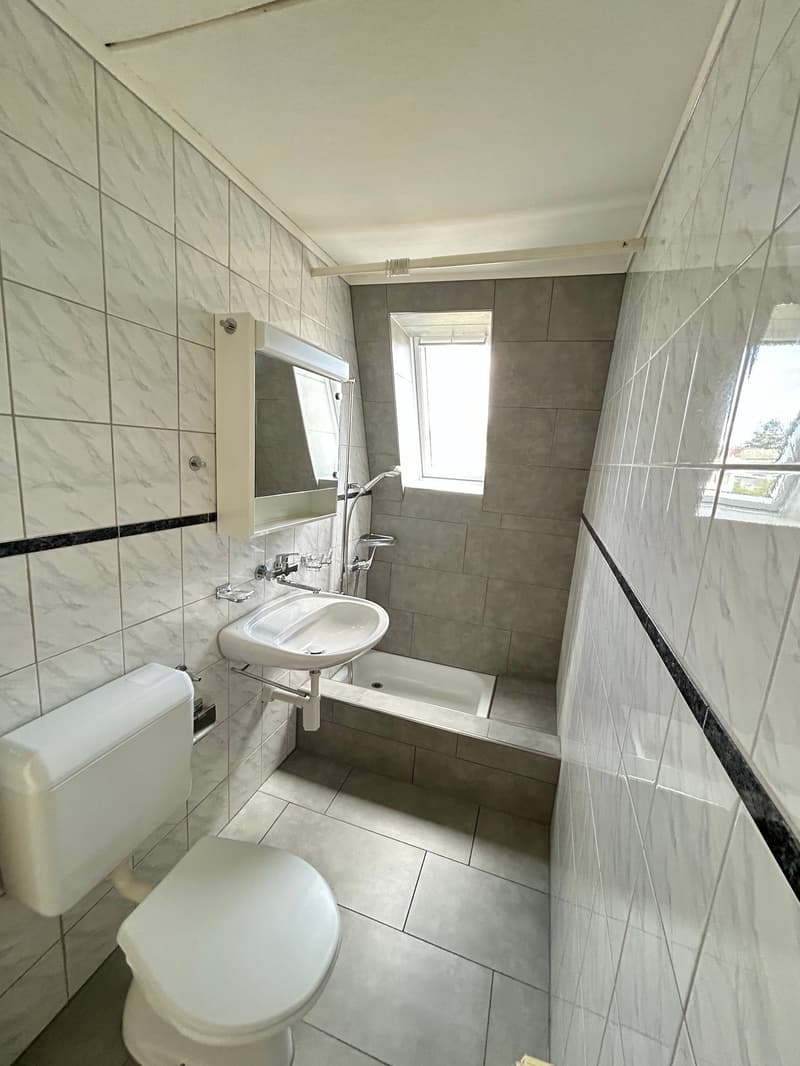 Gemütliche 2-Zimmer-Dachgeschosswohnung in Oftringen (6)