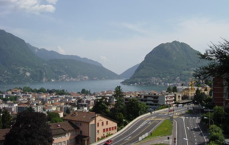 Vendesi attico con splendida vista lago (10)