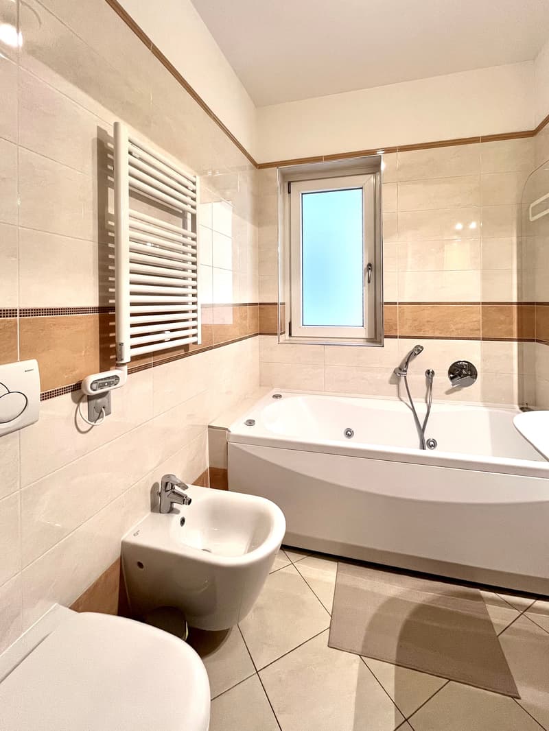 Elegante appartamento di 3.5 locali con vista panoramica a Lugano (8)