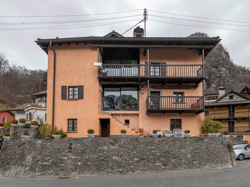 Vendesi caratteristica casa di nucleo (2)