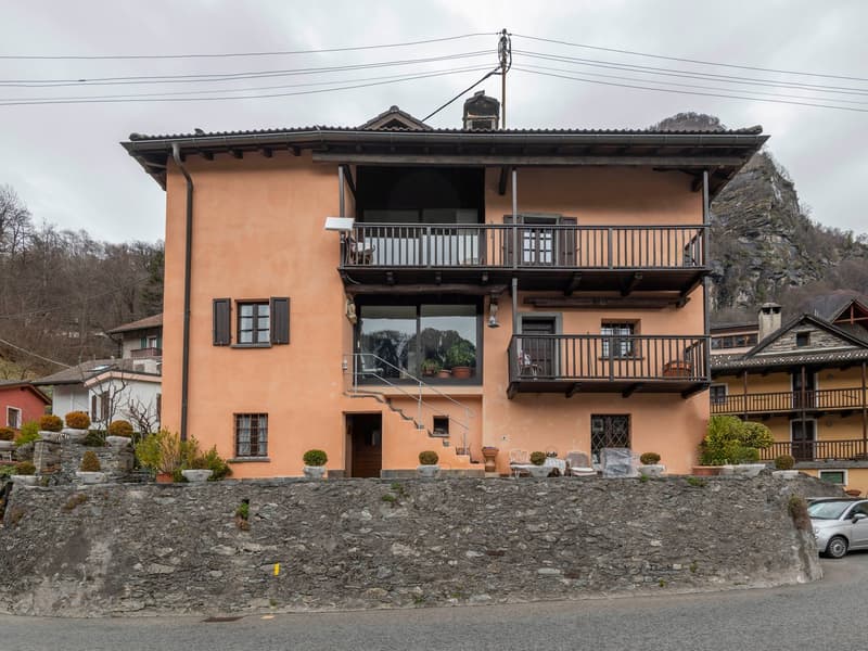 Vendesi caratteristica casa di nucleo (2)