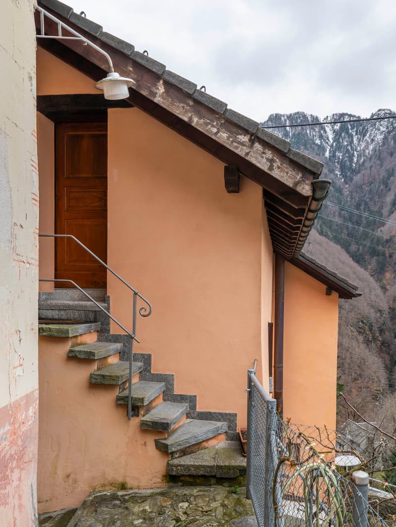 Vendesi caratteristica casa di nucleo (16)