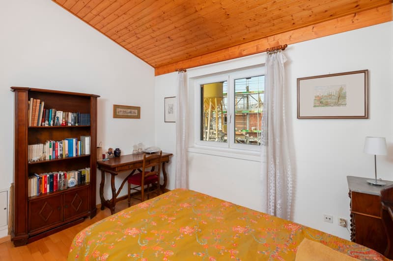Vendesi graziosa casa con ampio giardino (11)