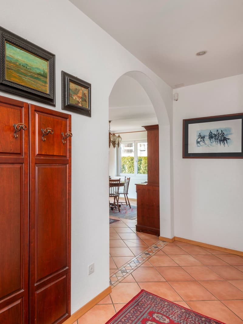 Vendesi graziosa casa con ampio giardino (5)