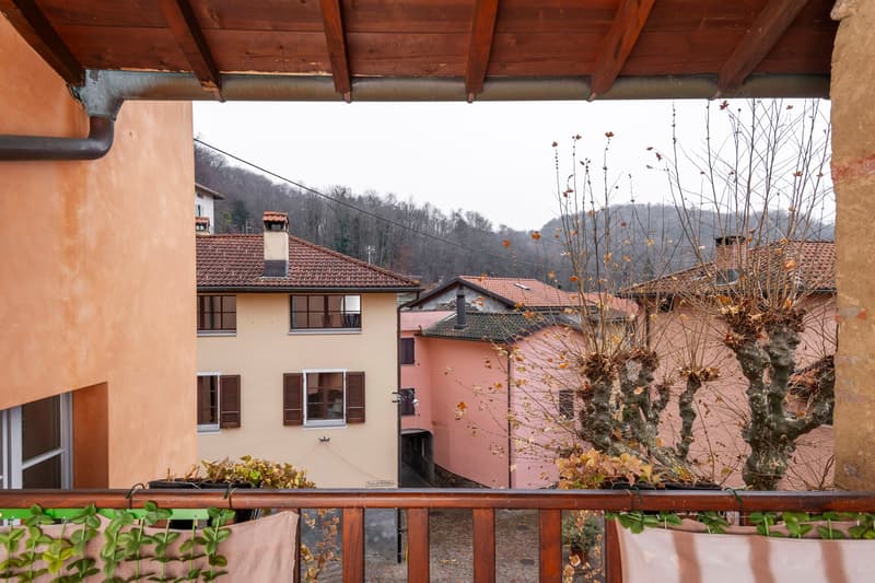 Vendesi caratteristica casa di nucleo Iseo (15)