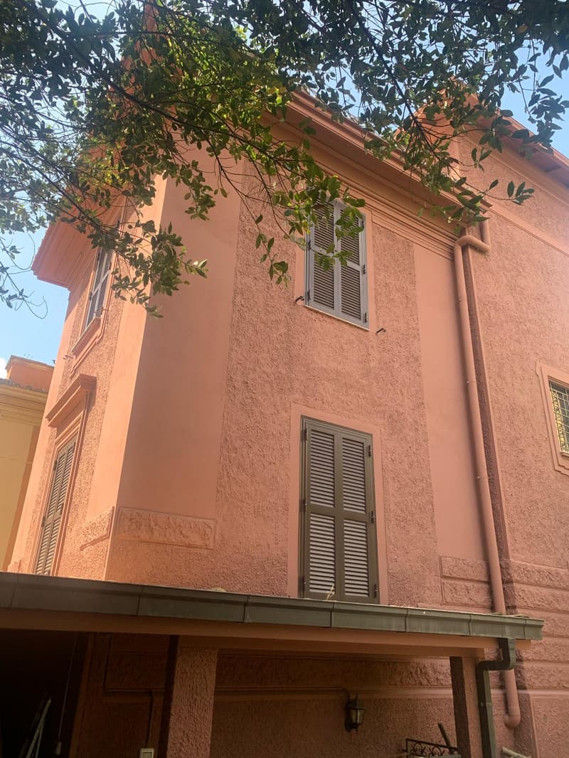 Villa di lusso ristrutturata con giardino nel cuore di Roma (4)
