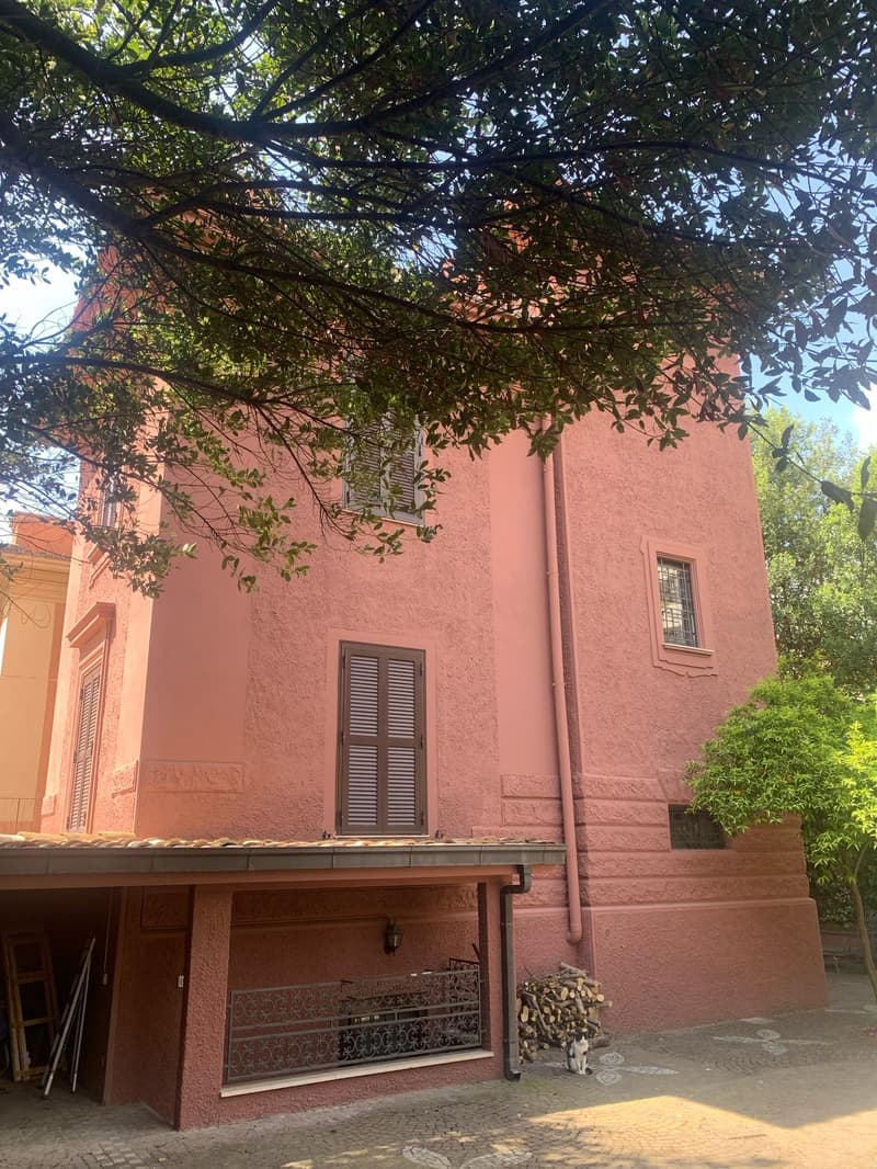 Villa di lusso ristrutturata con giardino nel cuore di Roma (5)
