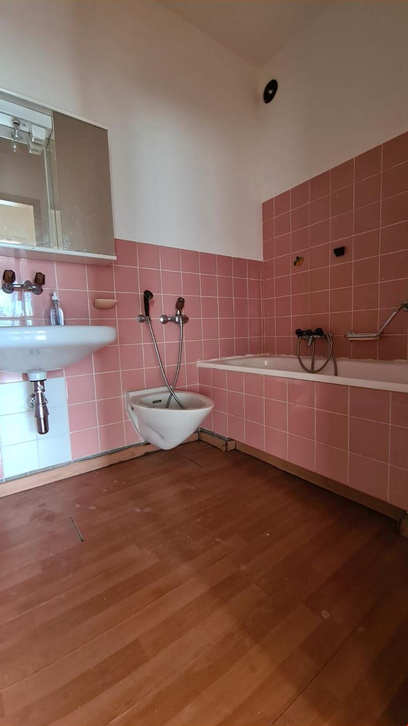 VISTA LAGO, quattro locali da ristrutturare a Lugano (28)