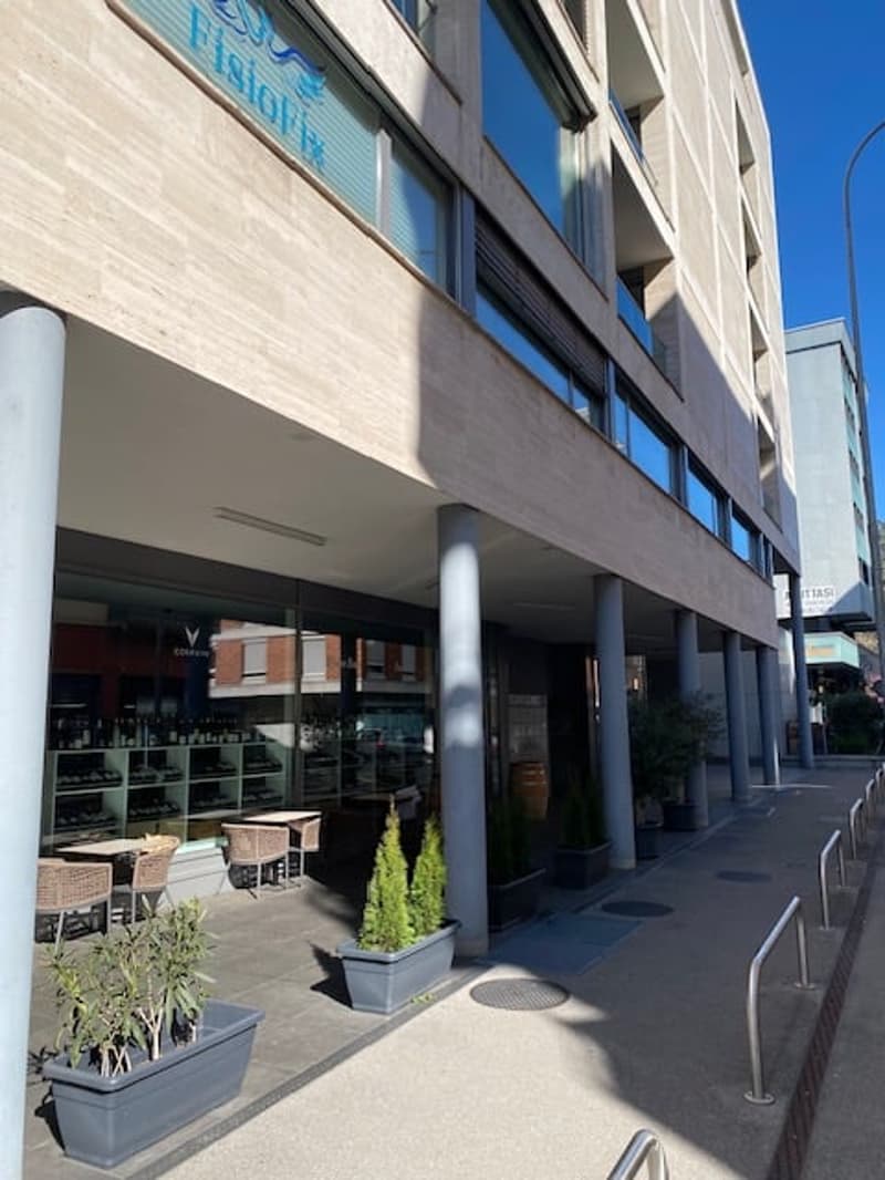 Ufficio/Studio di 100 mq in via Maderno 23 (2)