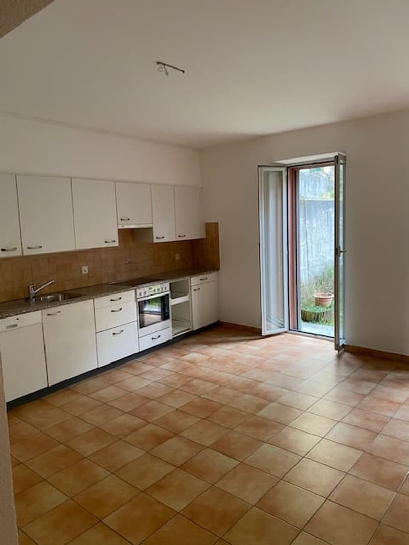 Appartamento in casa in stile classico nel paese di Arogno (4)