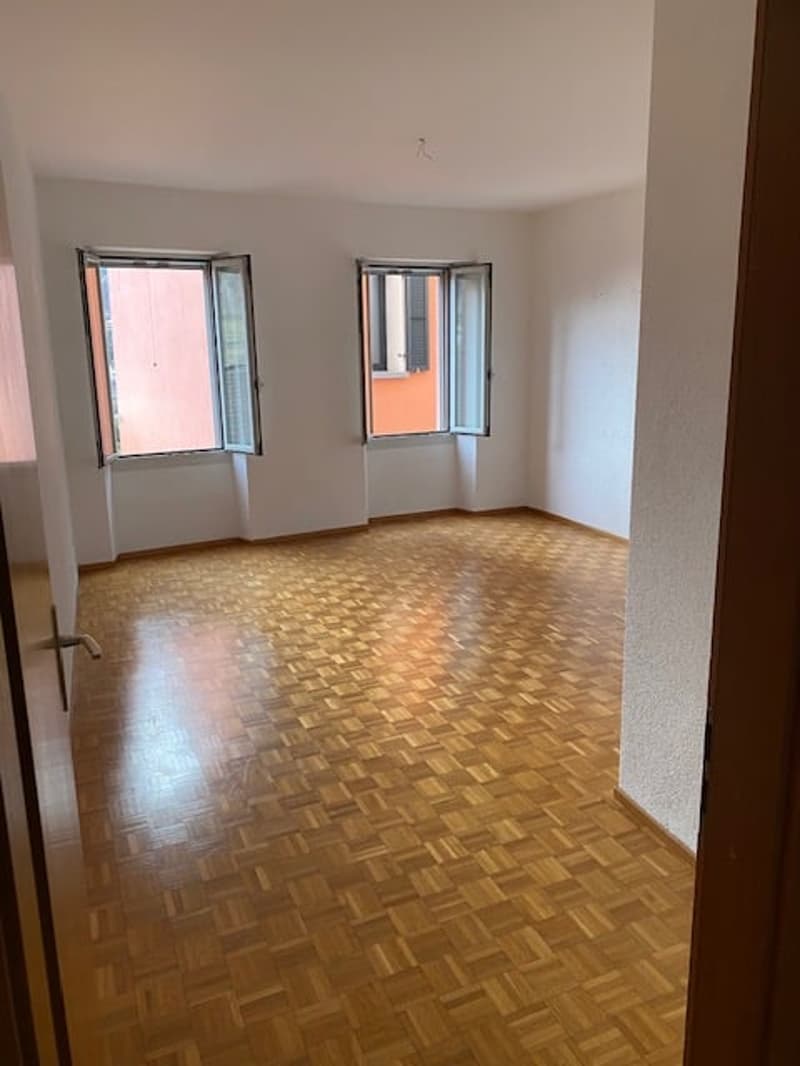 Appartamento in casa in stile classico nel paese di Arogno (7)