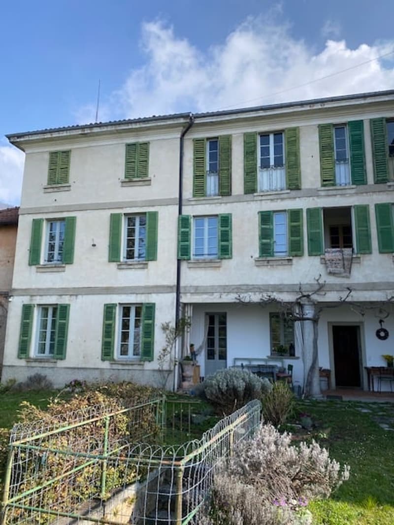 Grande casa d’epoca con giardino di mq 1.000 (7)