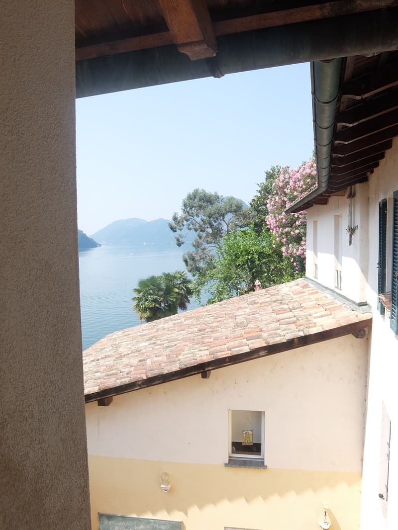Si affitta a Gandria straordinario appartamento con giardino e vista lago (11)