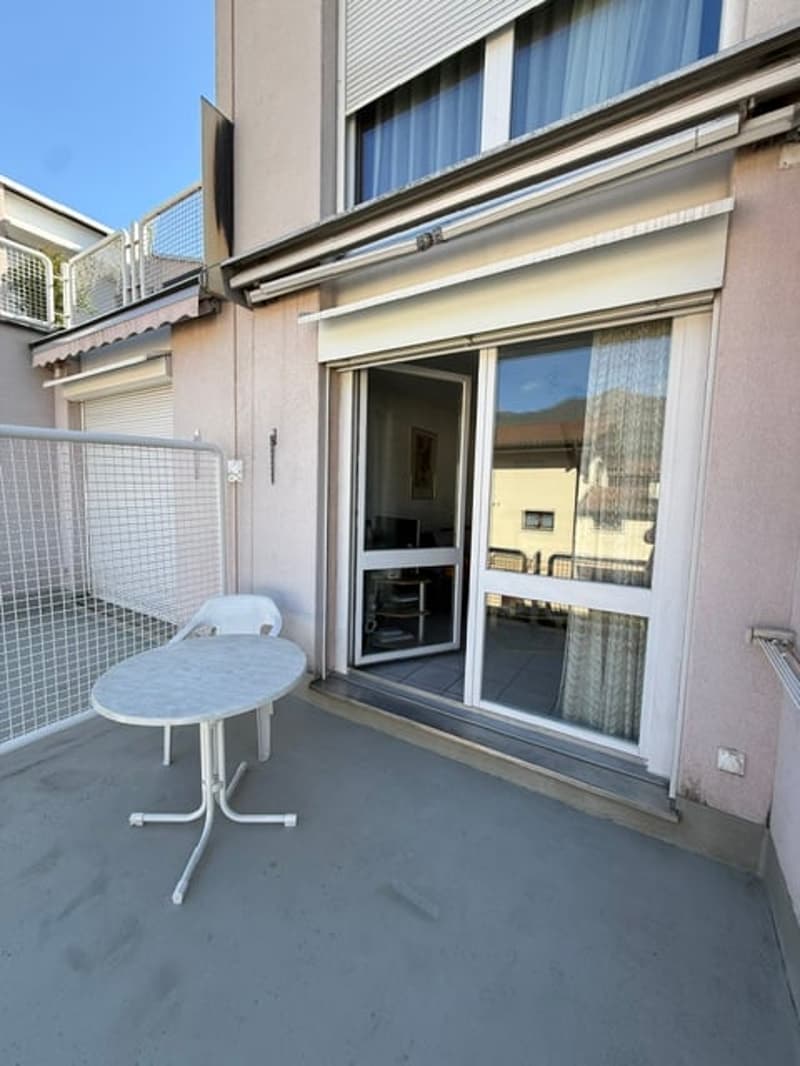 Accogliente appartamento di 2 locali con balcone e vista sulle montagne a Ponte Capriasca (3)