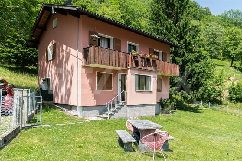 Casa bifamiliare con vista (1)