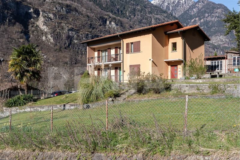 Casa bifamiliare ristrutturata (4)