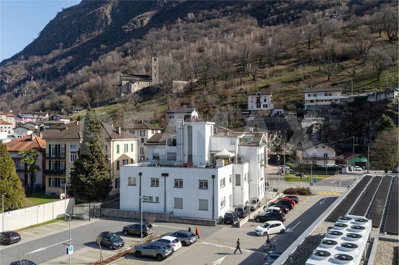 Edificio commerciale e residenziale con reddito stabile (4)