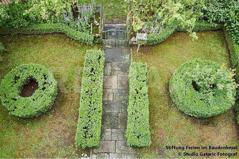 Dimora storica del 1886 con giardino e vista sulle montagne (2)