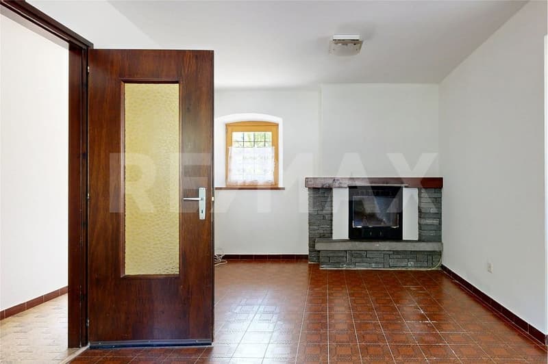 Ampia casa con balconi panoramici e posto auto coperto (4)