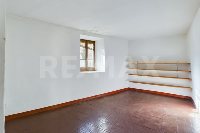 Casa ticinese con cortile privato nel cuore di Arzo (3)