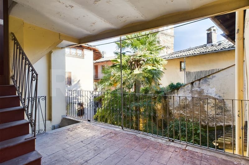 Casa ticinese con cortile privato nel cuore di Arzo (2)