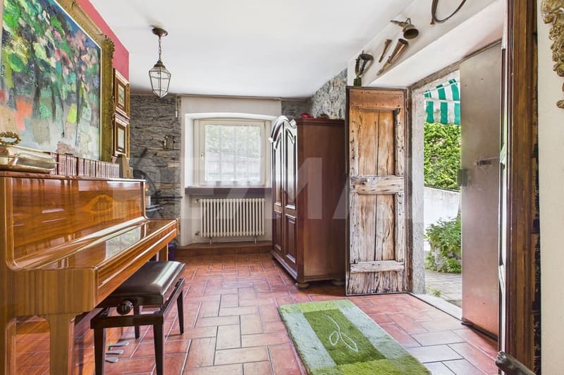 Ampia casa con vista e tanto carattere (3)