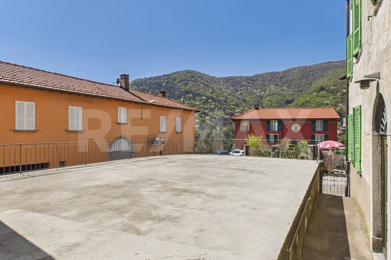 Casa da ristrutturare a Caneggio: ottima opportunità d'investimento (2)
