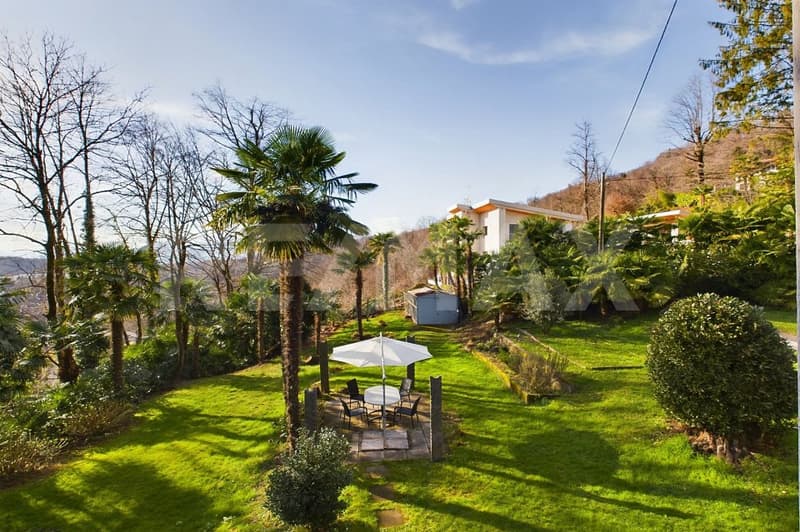 Casa con parco, piscina, orto, garage e bosco (4)