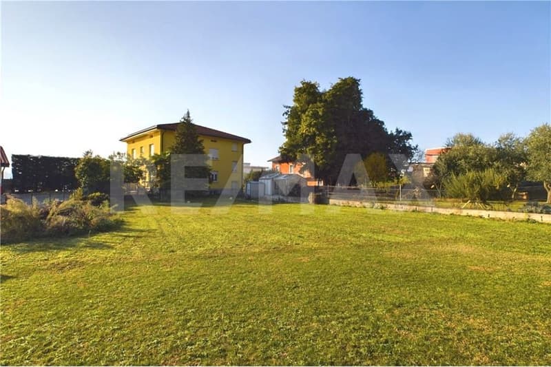 Spazioso 4 locali in residenza con corte e giardino (5)