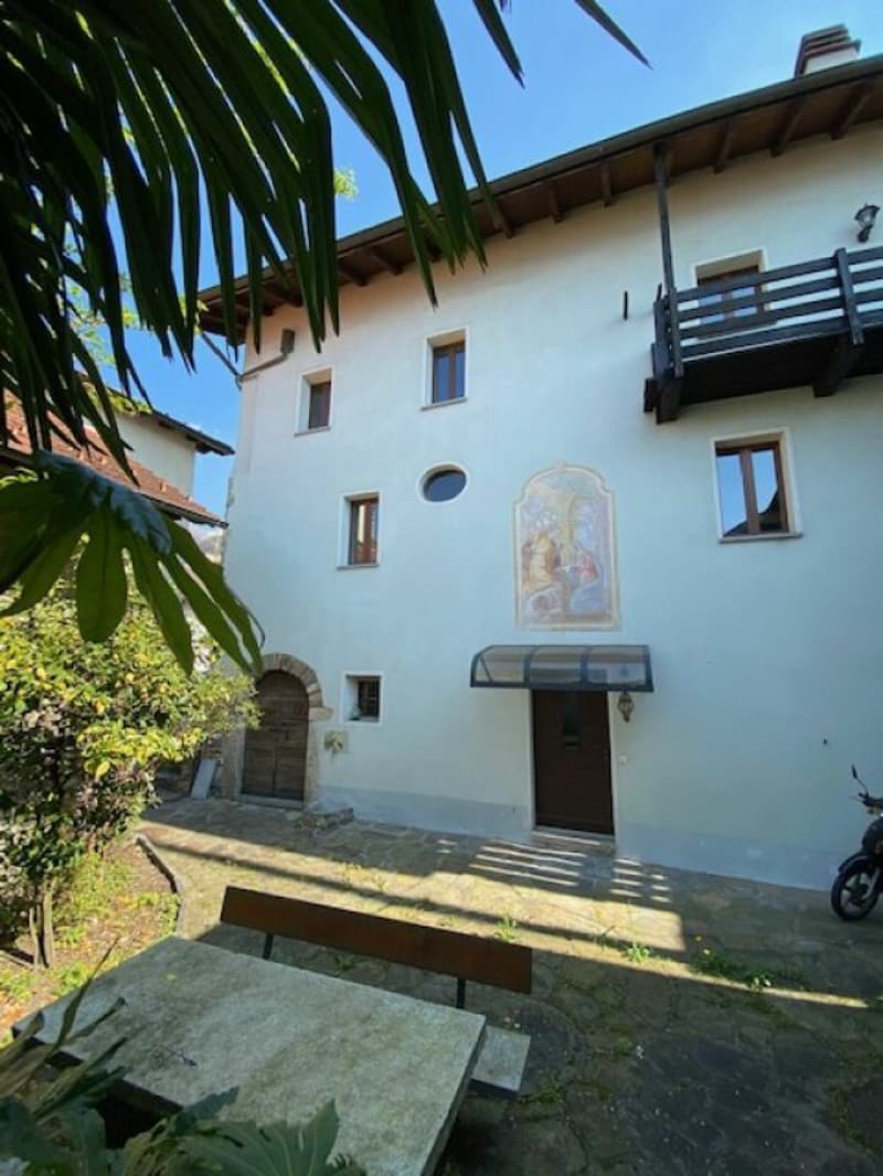 Straordinaria casa ticinese nel nucleo (7)