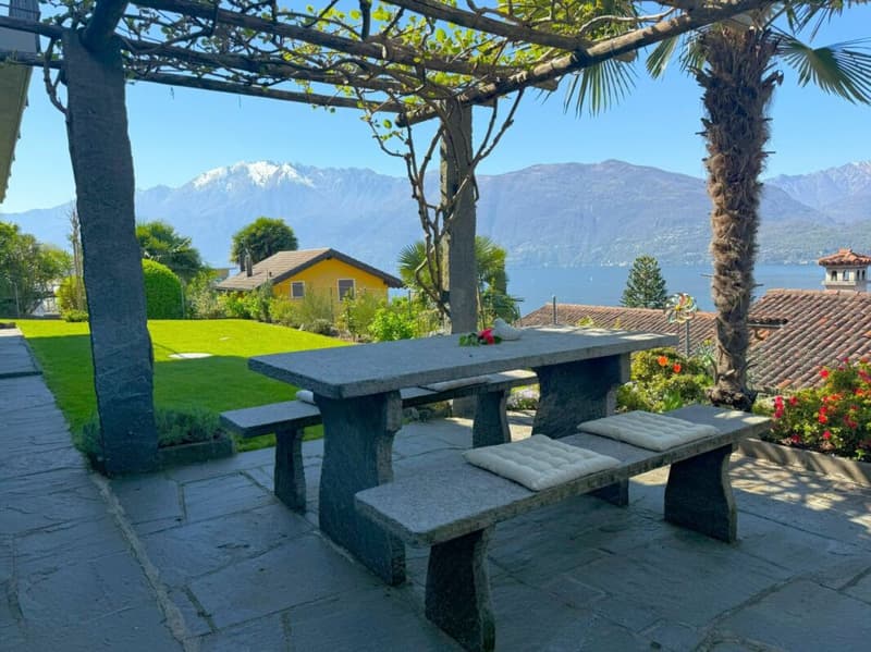 Casa completamente rinnovata con vista da sogno (2)