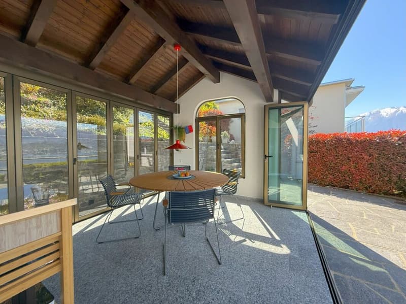 Casa completamente rinnovata con vista da sogno (5)